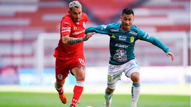 León de Jean Meneses se mantuvo en la cima del fútbol mexicano tras igualar con Toluca