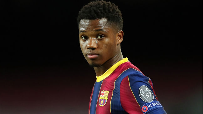 Ansu Fati será baja cuatro meses en Barcelona tras ser operado de su rodilla izquierda