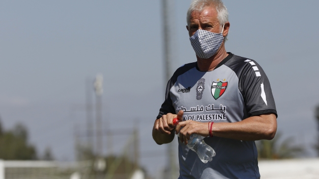 Palestino informó la salida del técnico Ivo Basay