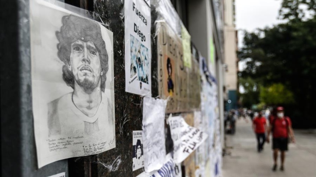 Médico de Maradona adelantó que evalúan llevarlo a una casa