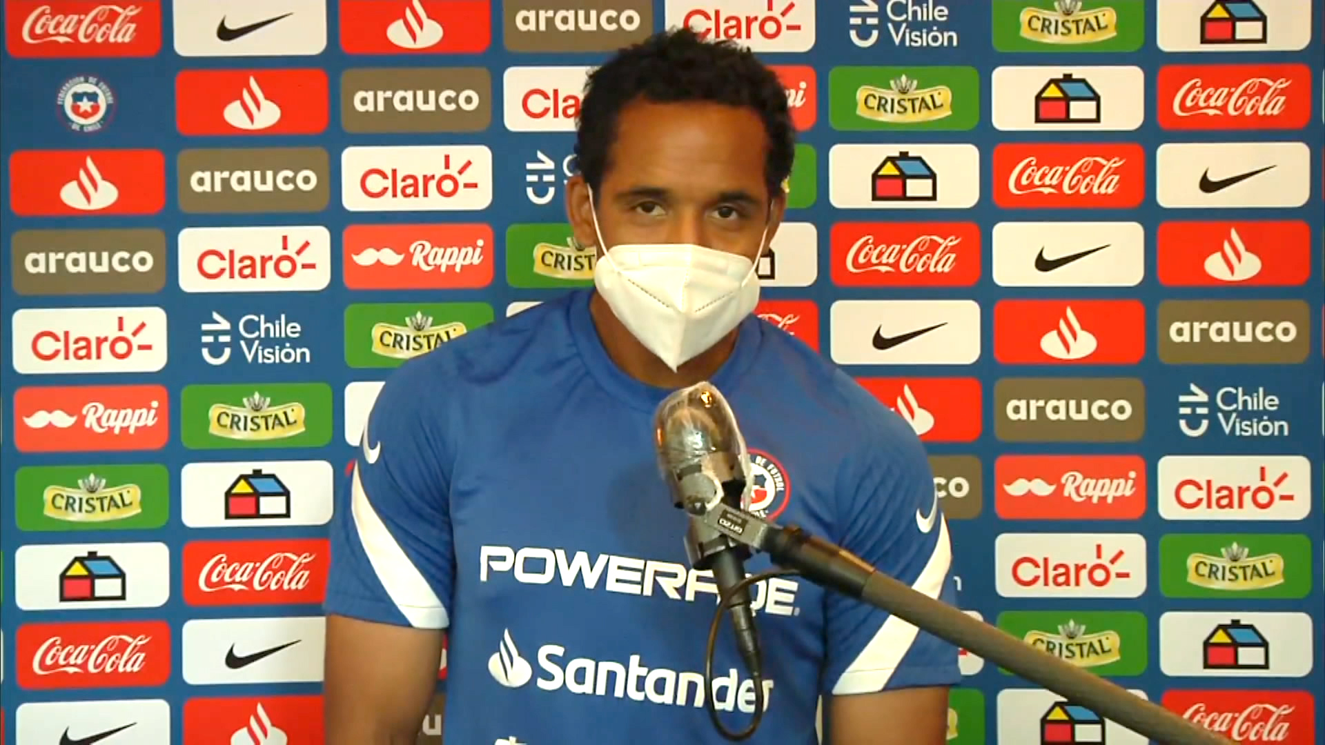 Jean Beausejour: Con Carlos Campos se va parte del patrimonio del fútbol chileno