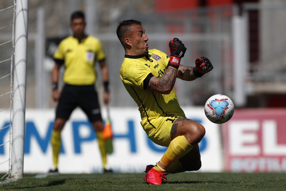 Fabián Cerda fue protagonista en el triunfo de Curicó Unido sobre U. Católica en La Granja