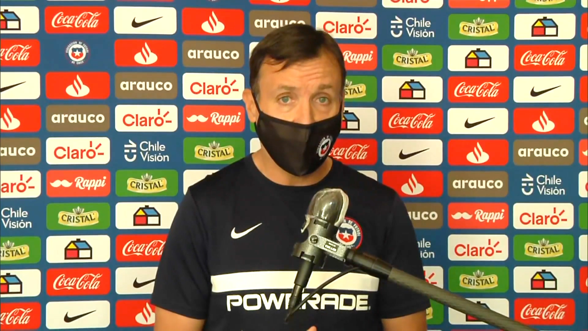 Ian Mac Niven: Erick Pulgar ha perdido tres vuelos, ha vivido una odisea