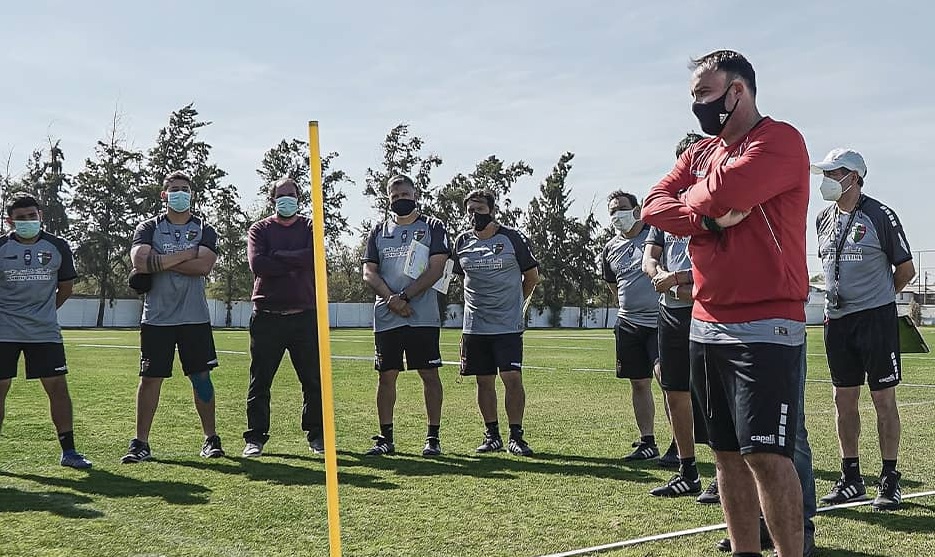 ¡Ya dirigió su primera práctica! Palestino oficializó a José Luis Sierra como su entrenador