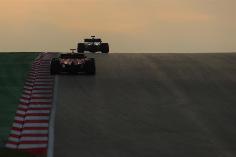El Red Bull de Max Verstappen dominó las prácticas libres en Estambul