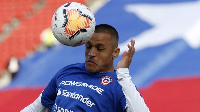 La “imprudente” imagen que captó a Alexis en la banca