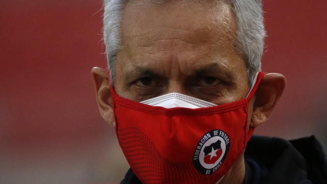 Rueda y gesto entre Vidal y Bravo: Por sobre sus diferencias está la pasión por la selección