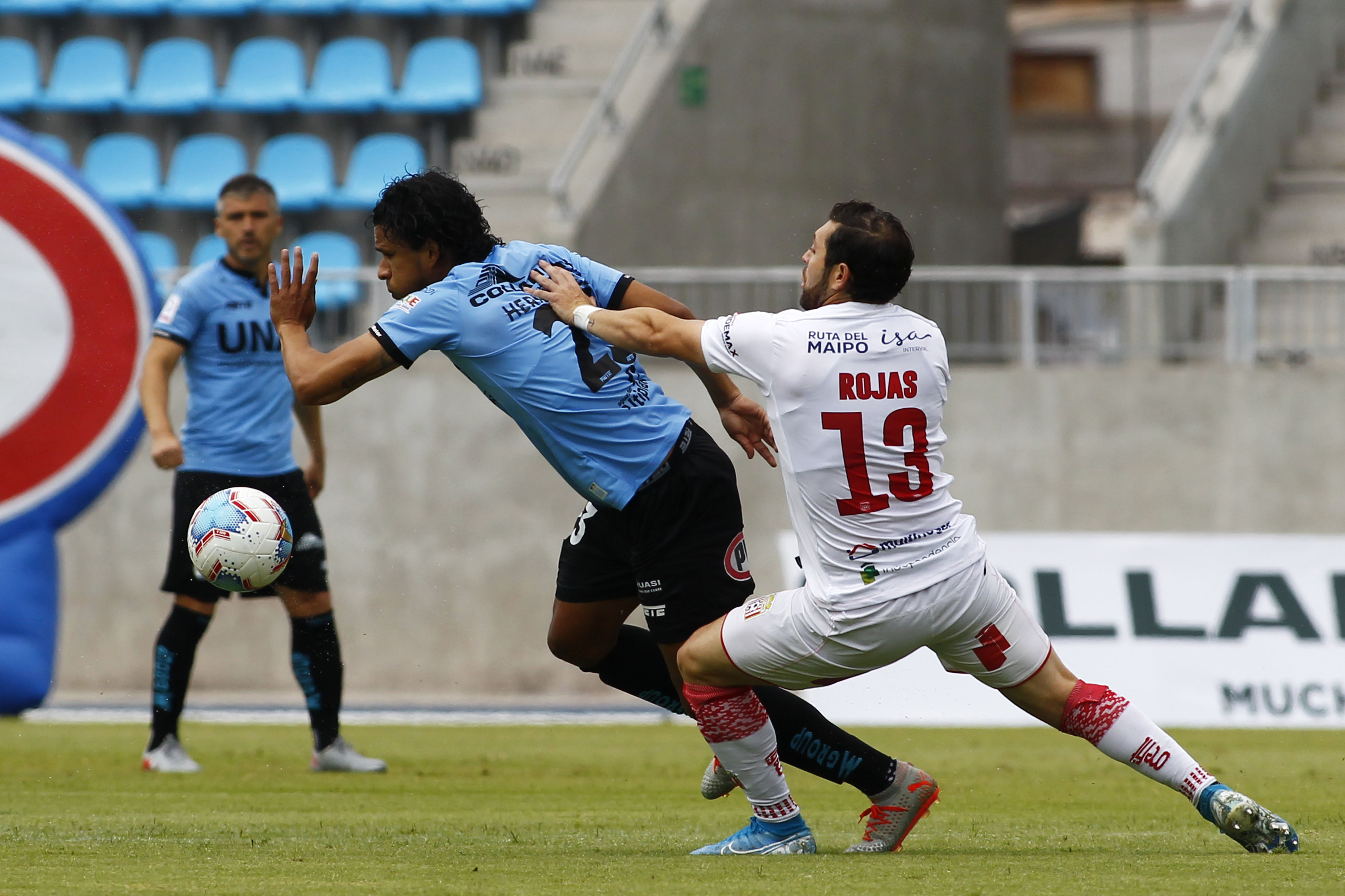 Curicó Unido derribó a Deportes Iquique y se metió de lleno en la pelea por el título