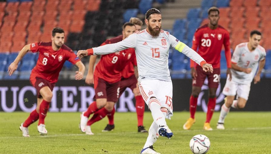 Sergio Ramos falló dos penales en agónico empate de España ante Suiza en la Nations League