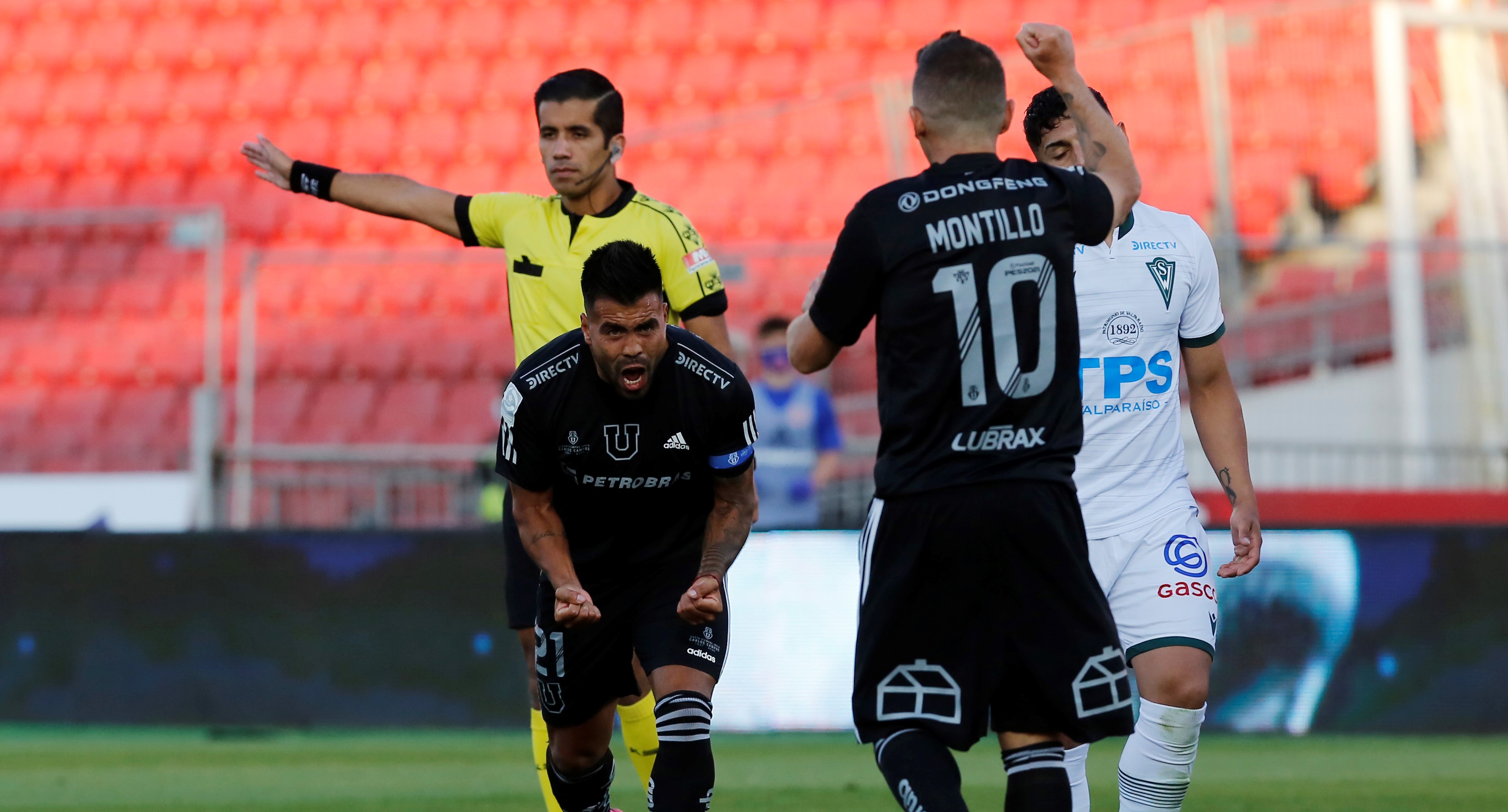 Gonzalo Espinoza con un gran zurdazo estiró la ventaja de U. de Chile ante Santiago Wanderers