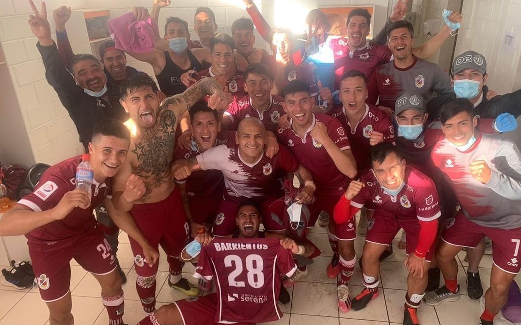 Comandados por Humberto Suazo: El íntimo festejo de La Serena tras abandonar el último puesto