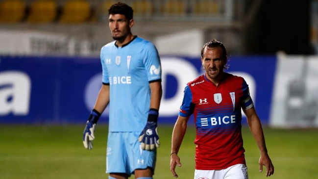Universidad Católica dio vida a sus perseguidores con inesperada derrota ante Coquimbo