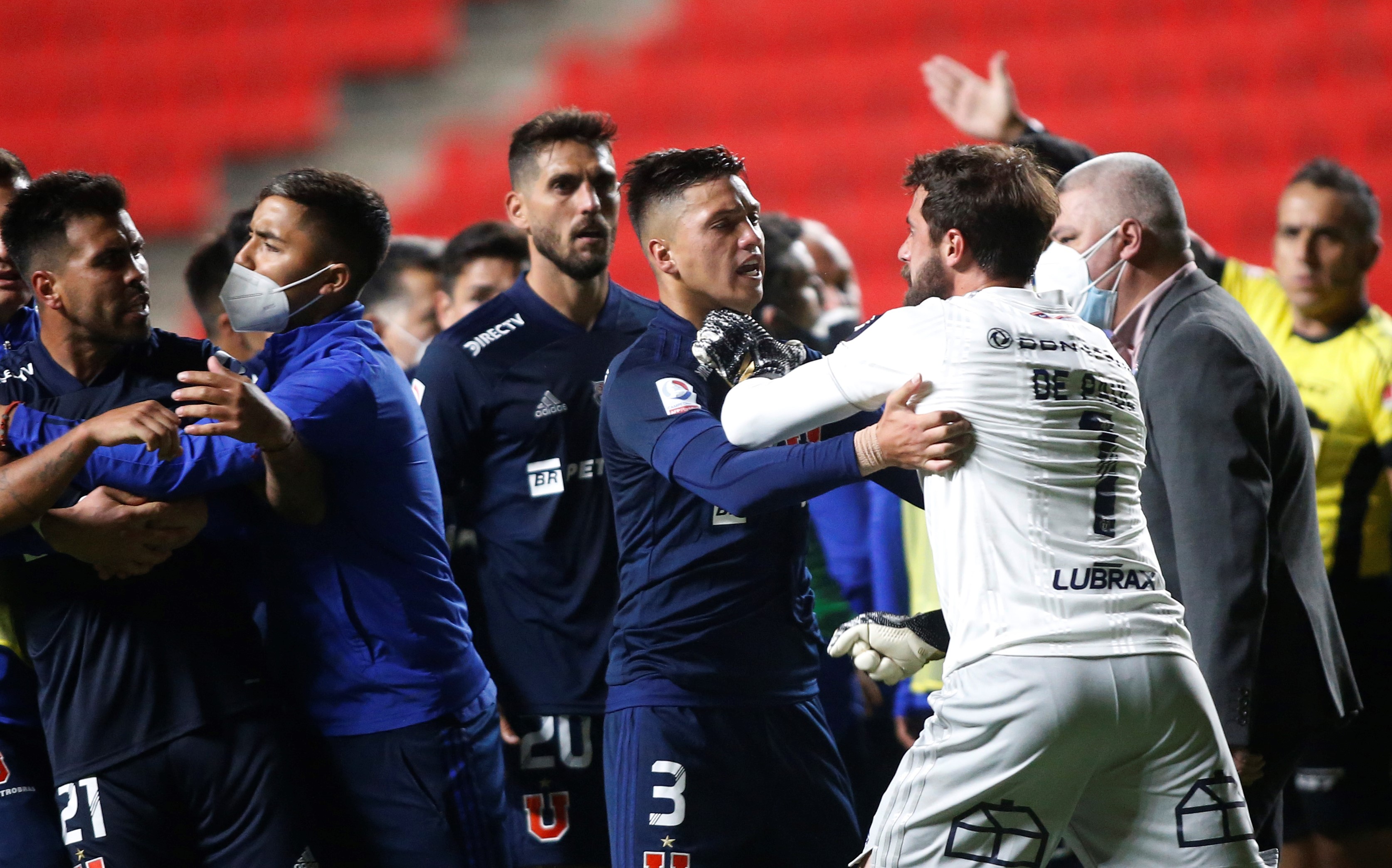 ¿Se perdió la pelea? El árbitro Héctor Jona no consignó incidentes en el partido de la U y La Calera
