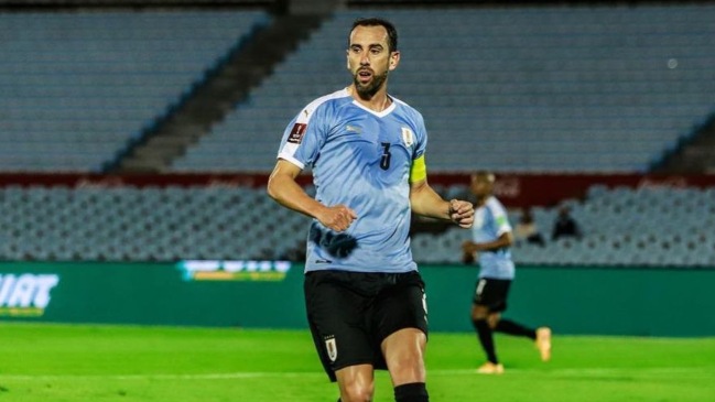 Diego Godín dio positivo por Covid-19 y extendió la ola de contagios en la selección uruguaya