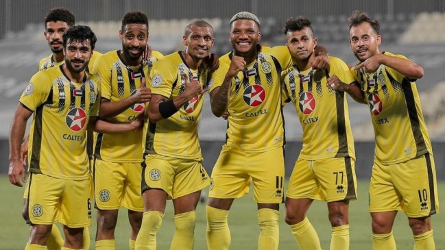 Junior Fernandes firmó un doblete en su estreno goleador en Ittihad Kalba