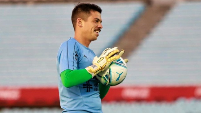 Portero Yonatan Irrazábal se convirtió en el 17° contagiado de Covid-19 de la selección uruguaya