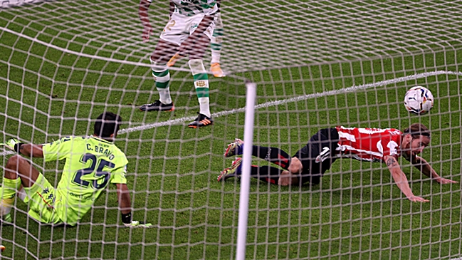 Real Betis sufrió dolorosa caída ante Athletic Bilbao con Claudio Bravo como titular
