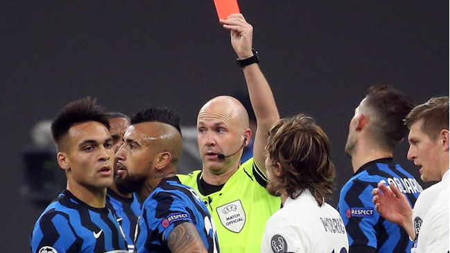 Con Arturo Vidal expulsado, Inter cayó ante Real Madrid en casa y complicó sus chances en Champions