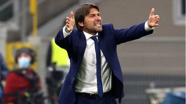 Antonio Conte: El partido empezó mal con la expulsión de Vidal y fue difícil remontarlo