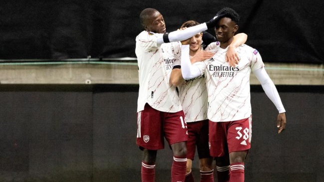 Arsenal venció cómodamente a Molde y clasificó a los dieciseisavos de final de la Europa League