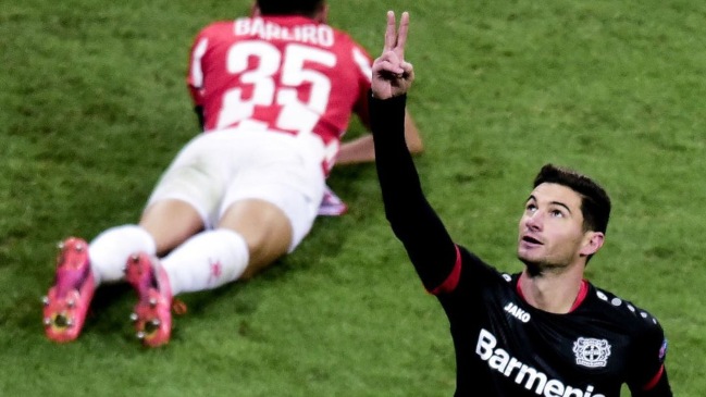 Lucas Alario convirtió en la inapelable victoria de Bayer Leverkusen y dedicó el gol a Maradona