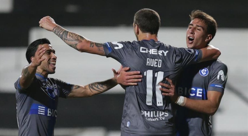 Luciano Aued de penal anotó el gol del triunfo para la UC ante River Plate de Uruguay