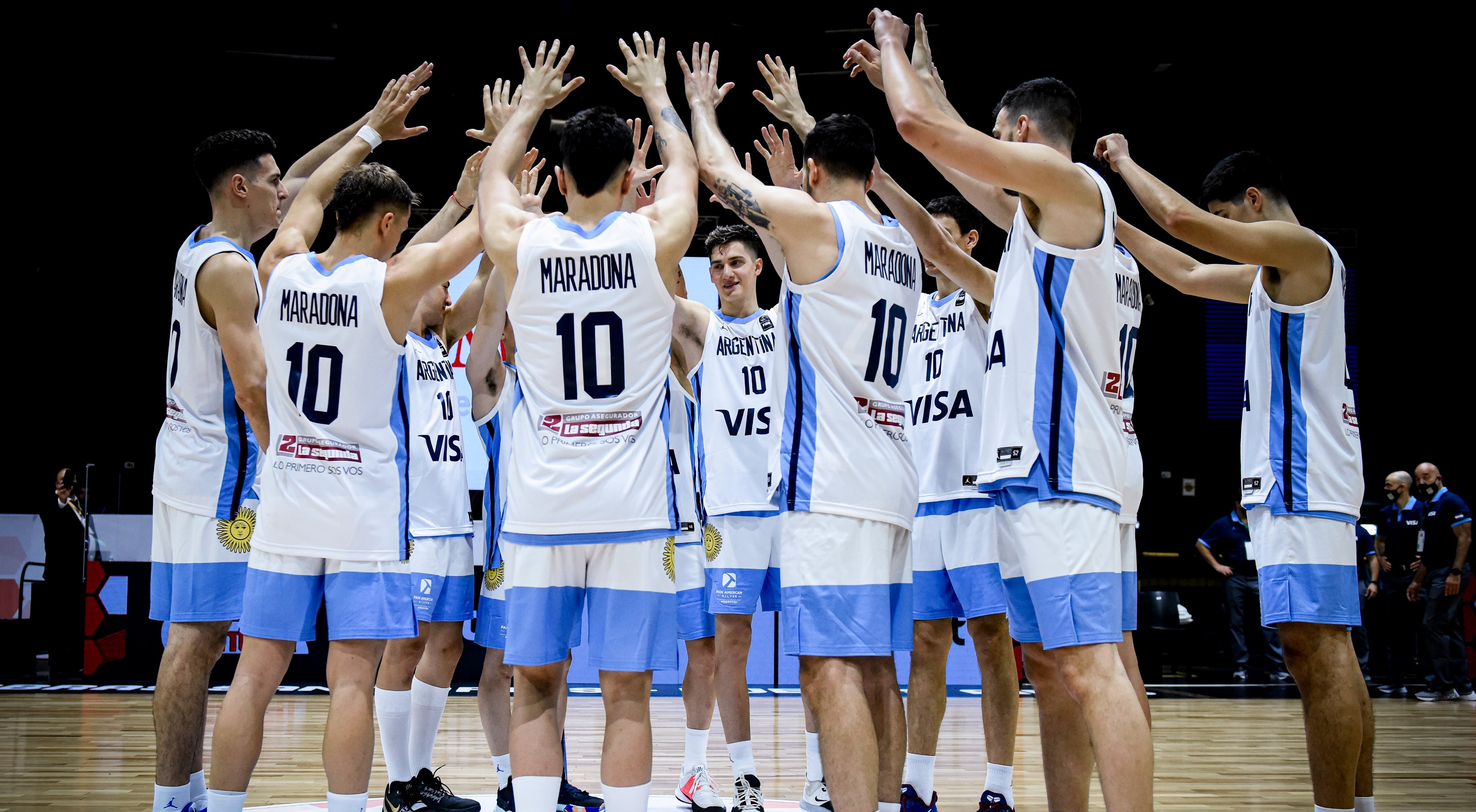“Para toda la eternidad”: El homenaje de la selección de baloncesto de Argentina a Maradona
