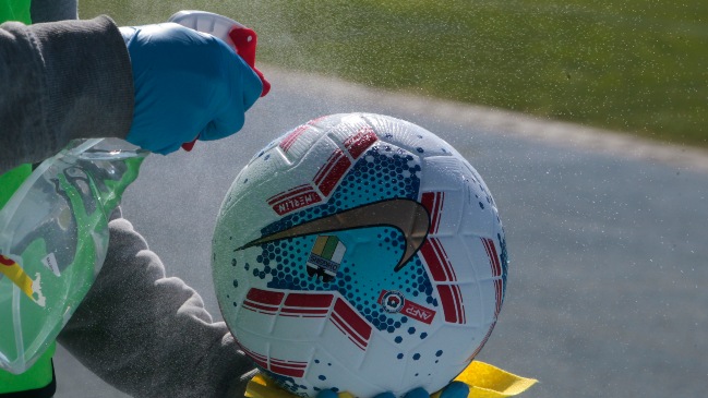 ANFP suavizó protocolos Covid-19 en las duchas de los jugadores y en la concentración de los equipos