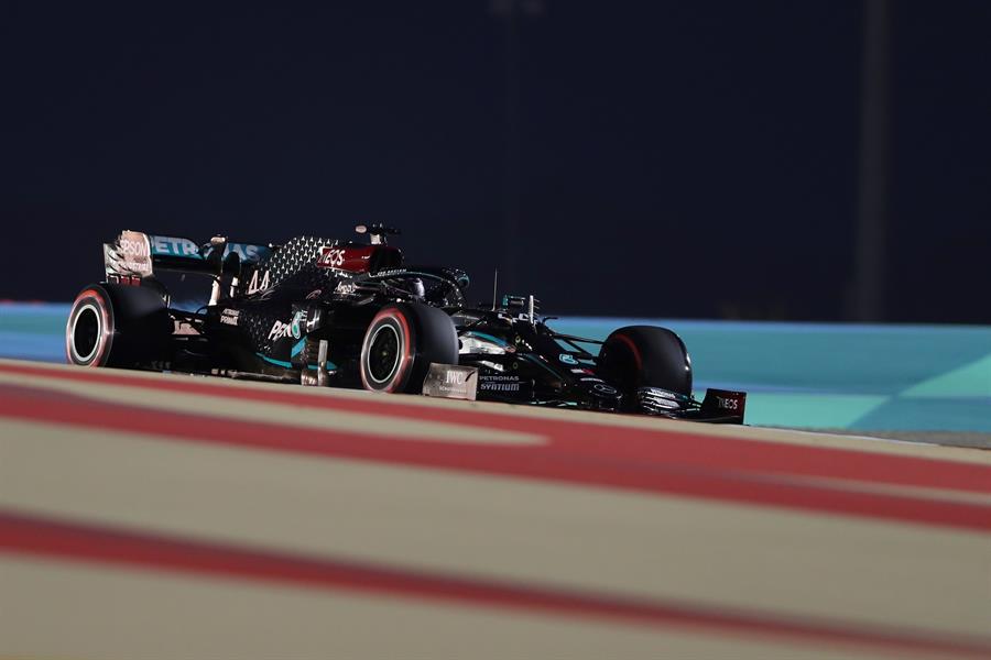 Lewis Hamilton ganó la “pole” y saldrá primero este domingo en el GP de Bahrein