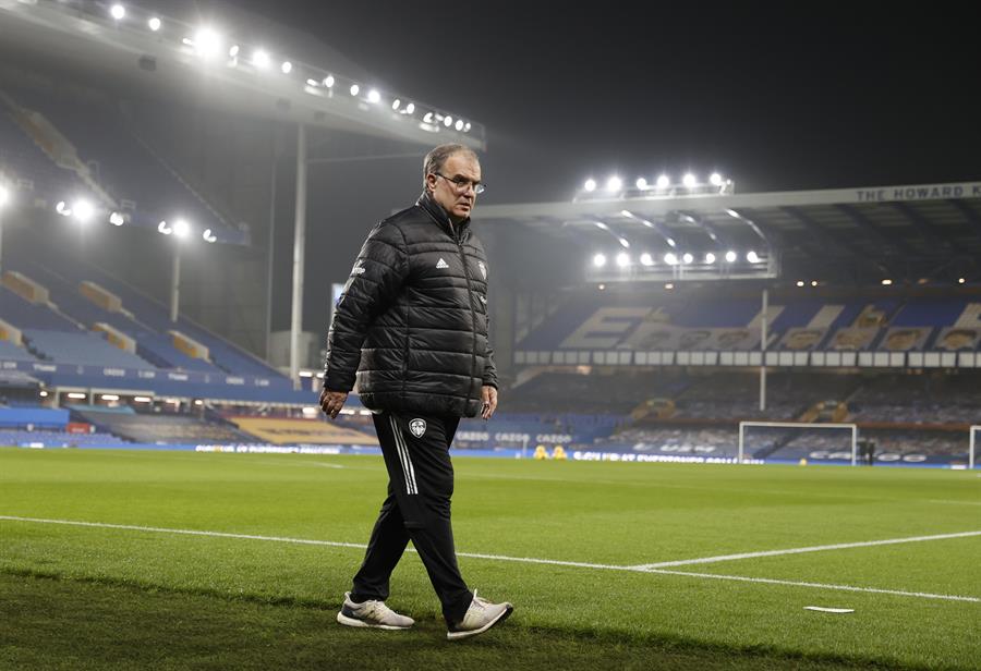 Leeds de Marcelo Bielsa dejó atrás tres partidos sin ganar y venció a Everton en la Premier League