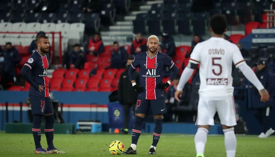 París Saint-Germain volvió a tropezar con empate ante Girondins en la liga francesa