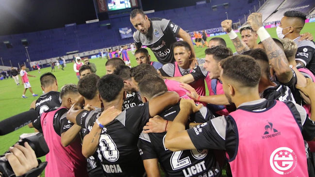 Dedicado a Maradona: Gimnasia logró emotivo triunfo sobre Vélez