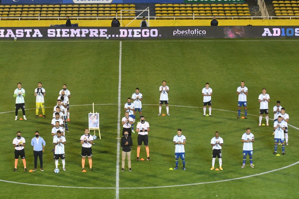 Los homenajes que brindó el fútbol argentino en memoria de Maradona