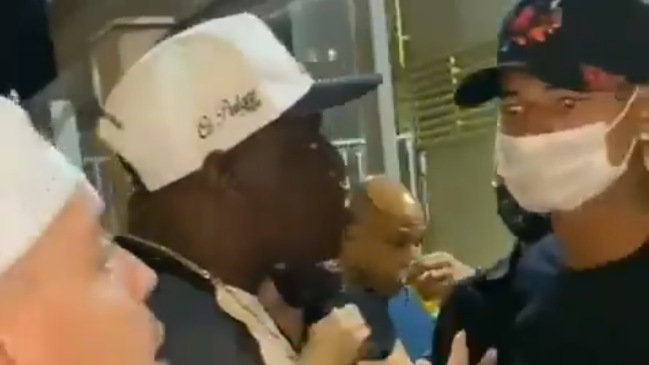 Hinchas increparon a jugadores de Atlético Mineiro por estar de fiesta en plena pandemia