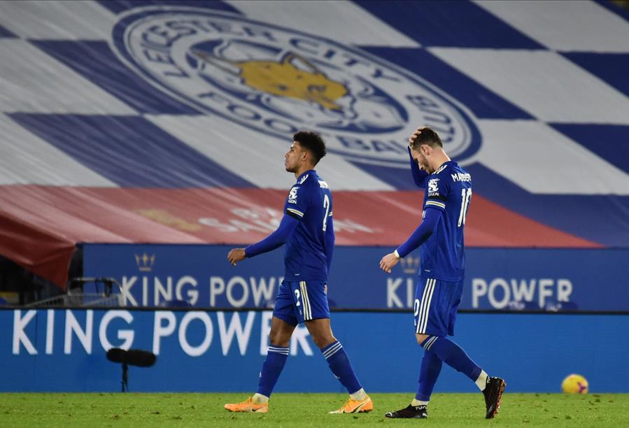 Leicester City cayó ante Fulham y perdió otra oportunidad de alcanzar la cima en la Premier