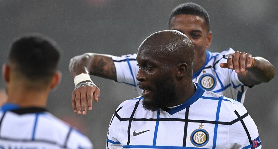 Inter de Milán sigue con vida en la Champions tras sufrida victoria ante B. Monchengladbach