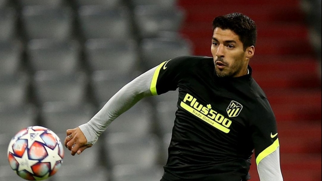 Luis Suárez entrena en solitario a la espera de un resultado negativo