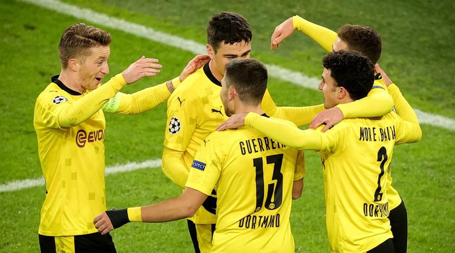 Borussia Dortmund igualó con Lazio y sacó boletos a octavos de final de la Champions