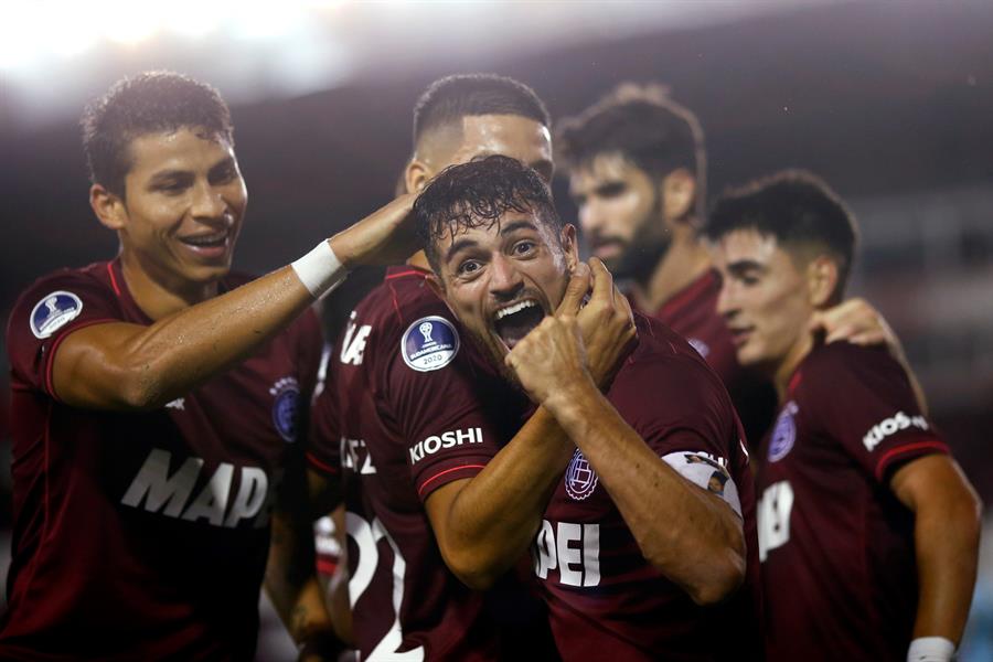 Lanús revirtió la serie ante Bolívar con goleada y avanzó en Copa Sudamericana