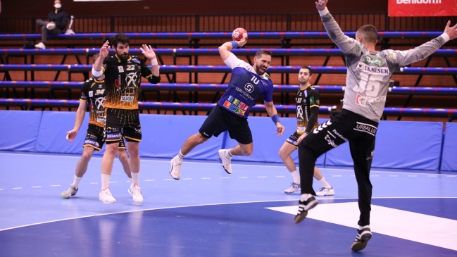 Emil Feuchtmann y Rodrigo Salinas lideraron buenas actuaciones de chilenos en el balonmano español