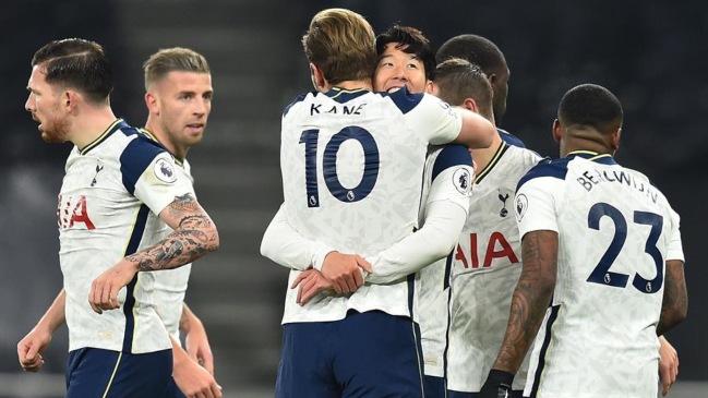 Tottenham batió a Arsenal en el derbi del norte de Londres y volvió a la cima de la Premier League