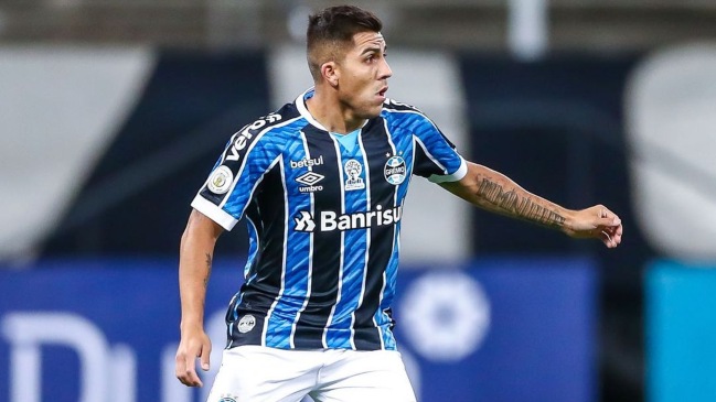 Zurdazo inatajable: Pinares se matriculó con un golazo en su primer duelo como titular en Gremio