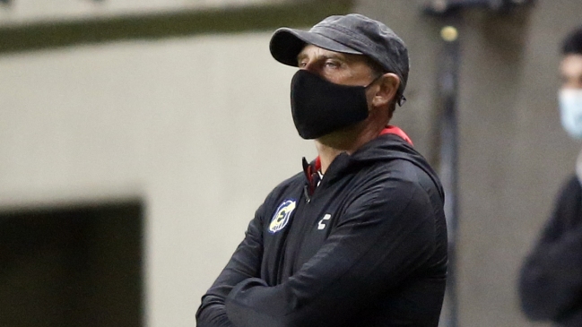 Javier Torrente: Tuvimos que jugar con un hombre menos por una mala decisión arbitral