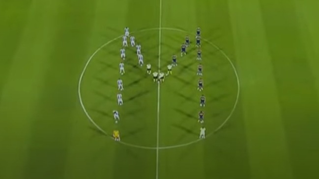 Boca volvió a homenajear a Maradona y sus jugadores formaron una “M” junto a los de Talleres