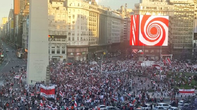 Hinchas de River celebraron con caravana el segundo aniversario de la Libertadores ganada ante Boca