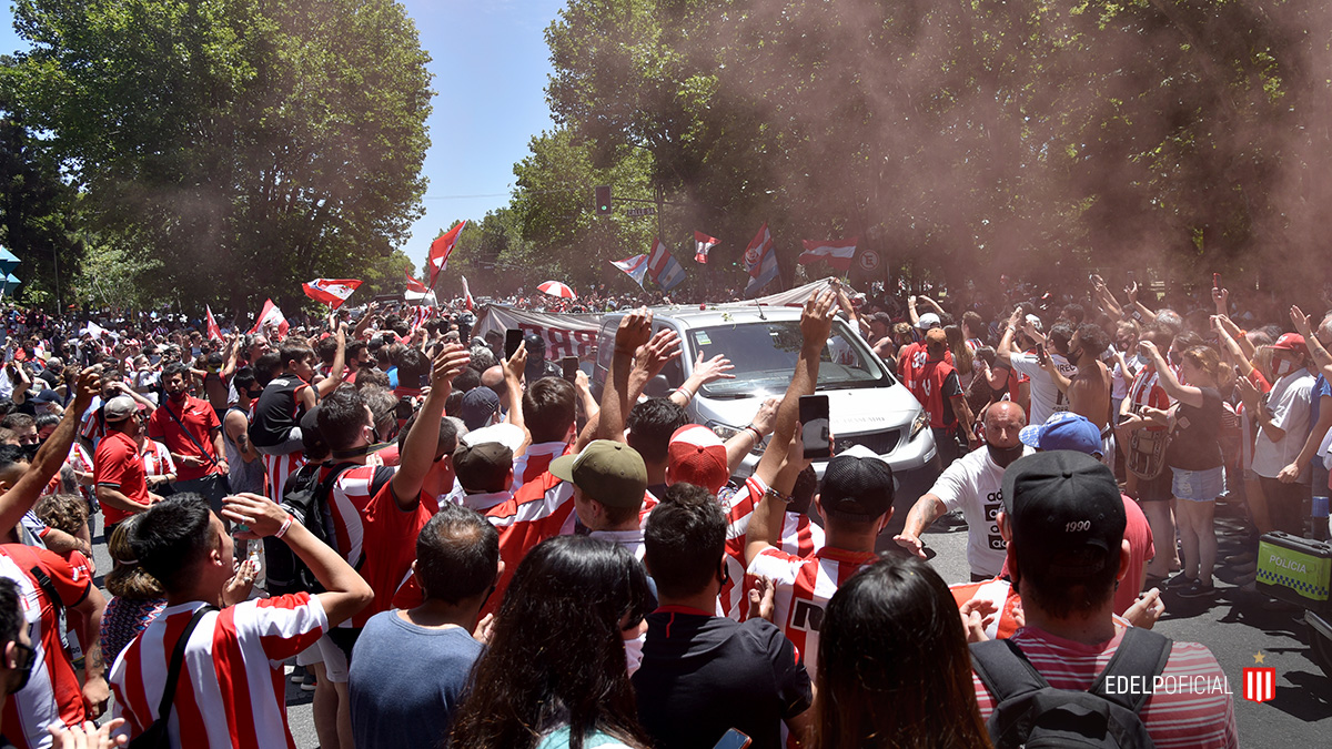 Miles de hinchas le dieron el último adiós a Alejandro Sabella en Argentina