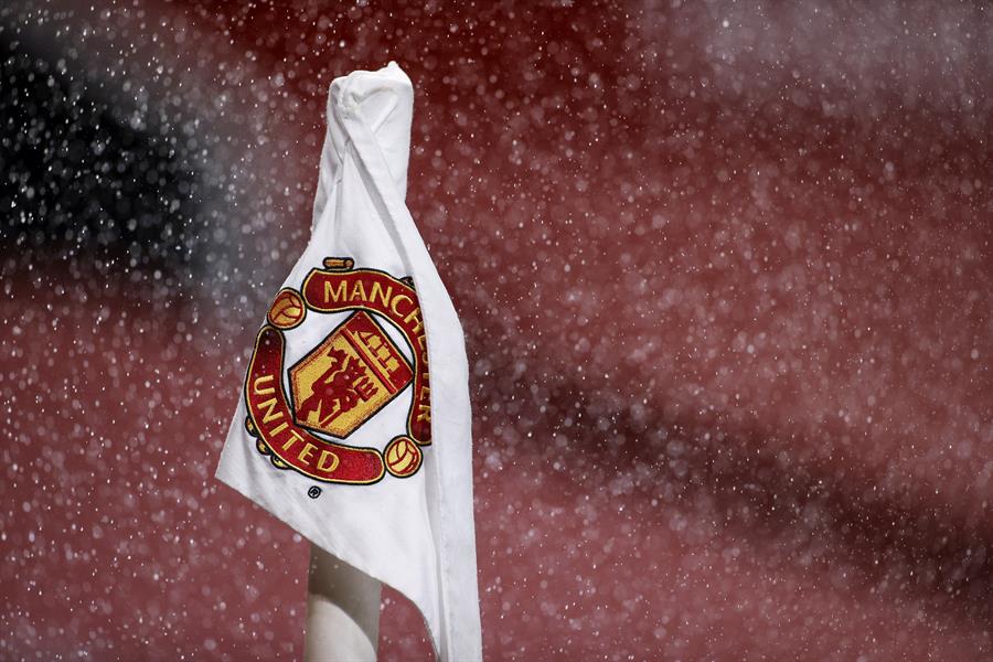 Manchester United y el City destiñeron en la Premier League con deslucido empate