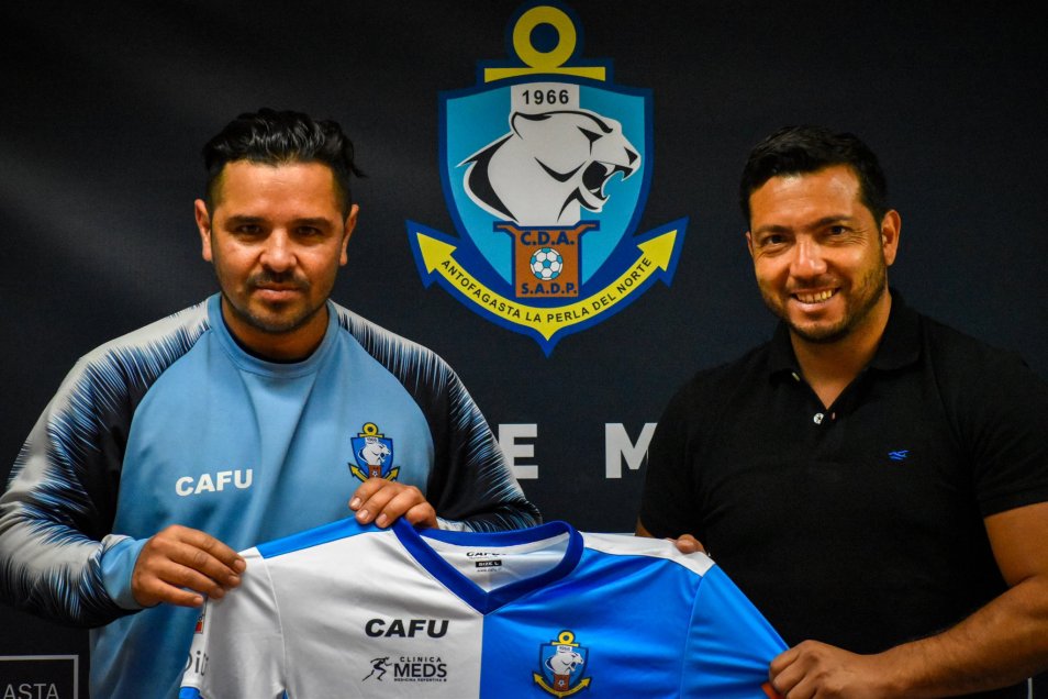 Héctor Tapia fue presentado como director técnico de Deportes Antofagasta