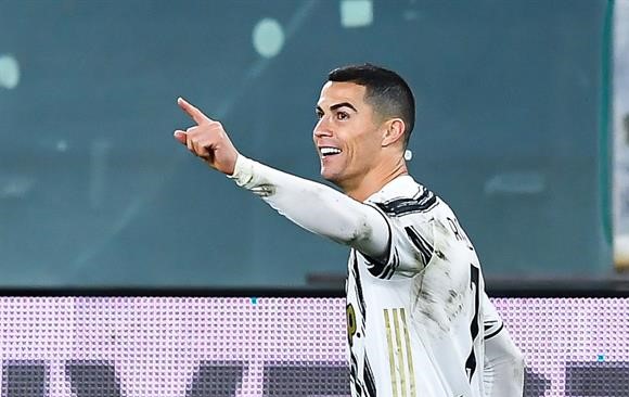 Paulo Dybala y Cristiano Ronaldo comandaron la victoria de Juventus sobre Genoa en la Serie A
