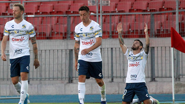 Juan Cuevas pateó con seguridad el penal y puso en ventaja a Everton sobre S. Wanderers